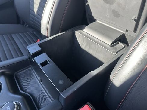 Used 2025 Ford Explorer ST-Line w/ ST-Line Street Pack image 14