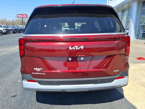 New 2026 Kia Carnival EX image 5