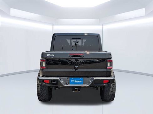 Used 2021 Jeep Gladiator Overland AWD/4WD image 5