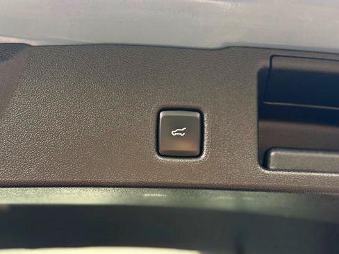 Used 2025 Ford Escape Platinum AWD/4WD image 16