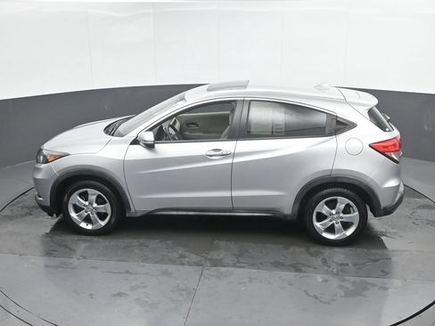 Used 2016 Honda HR-V EX image 31