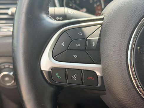 Used 2020 Jeep Compass Limited FWD image 24