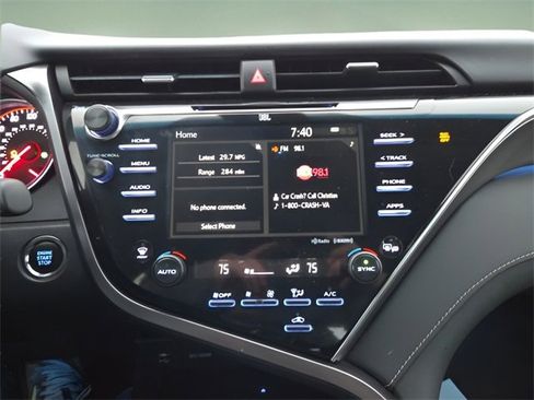 Used 2018 Toyota Camry XSE image 21