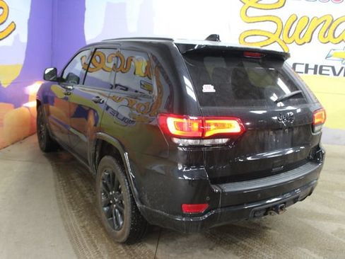 Used 2021 Jeep Grand Cherokee Laredo X AWD/4WD image 6