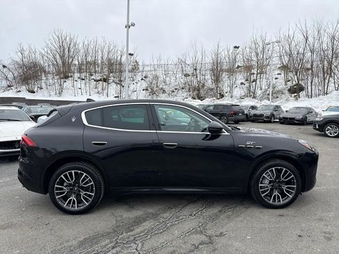 Used 2023 Maserati Grecale GT image 11