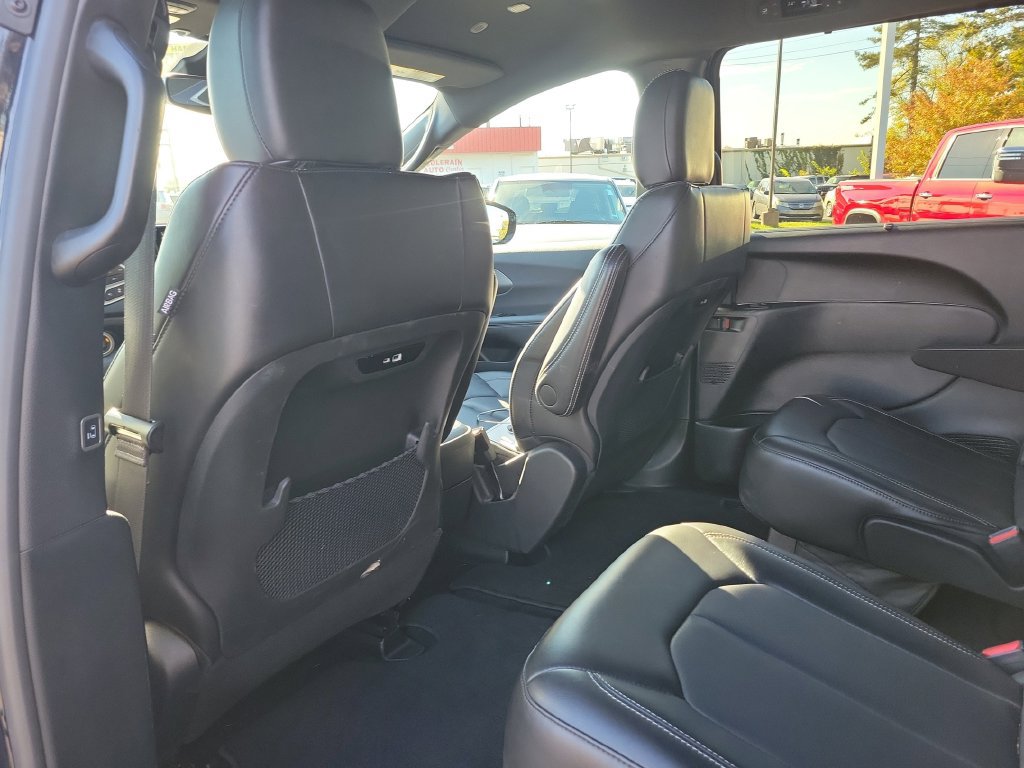 Used 2026 Chrysler Pacifica Select FWD image 17