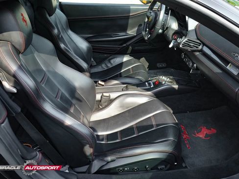 Used 2011 Ferrari 458 Italia Coupe RWD image 21