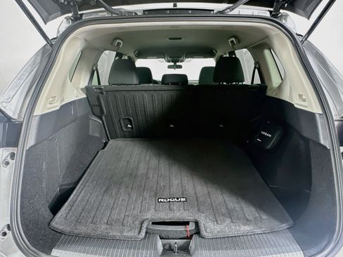 Used 2025 Nissan Rogue S FWD image 28