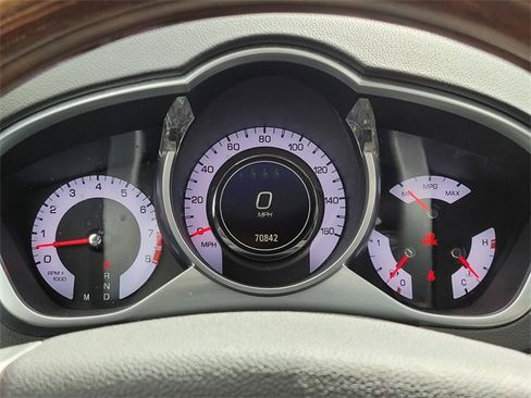 Used 2011 Cadillac SRX Luxury image 25