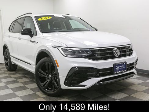 Certified 2024 Volkswagen Tiguan SE R-Line AWD/4WD image 3