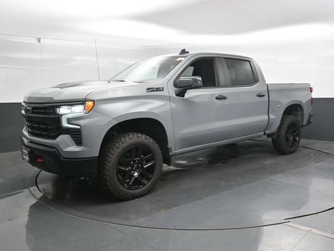 Used 2024 Chevrolet Silverado 1500 LT Trail Boss w/ Convenience Package II AWD/4WD image 9