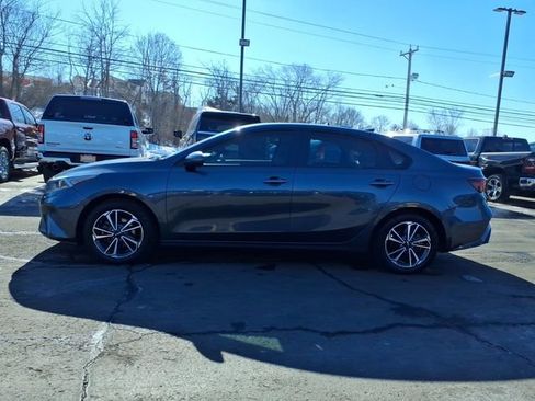 Used 2022 Kia Forte LXS w/ LXS Technology Package image 6