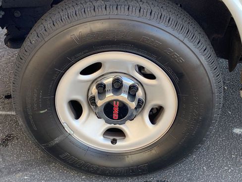 Used 2025 GMC Savana 3500 LT w/ LT Preferred Equipment Group image 29