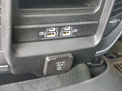 Used 2023 RAM 1500 Laramie AWD/4WD image 11