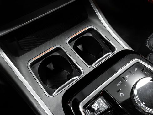 Used 2023 BMW 760i xDrive image 63