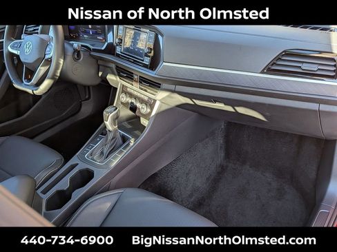 Used 2023 Volkswagen Jetta SE w/ Panoramic Sunroof Package image 24