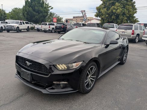 Used 2017 Ford Mustang Coupe RWD image 10