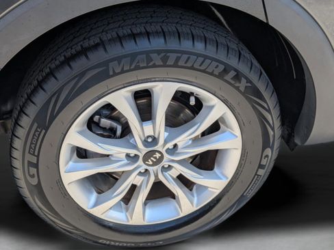 Used 2020 Kia Telluride LX FWD image 23