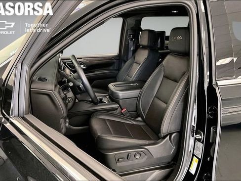 Certified 2024 Chevrolet Suburban High Country w/ Advanced Technology Package AWD/4WD image 24