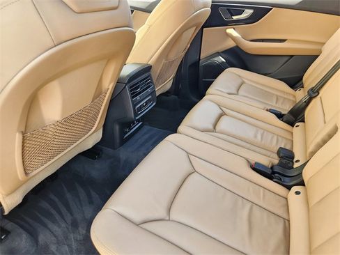 Used 2021 Audi Q7 3.0T Premium Plus w/ Premium Plus Package image 29