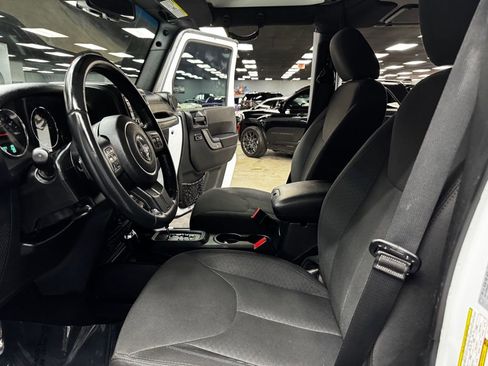 Used 2017 Jeep Wrangler Unlimited Sport w/ Quick Order Package 24S AWD/4WD image 33