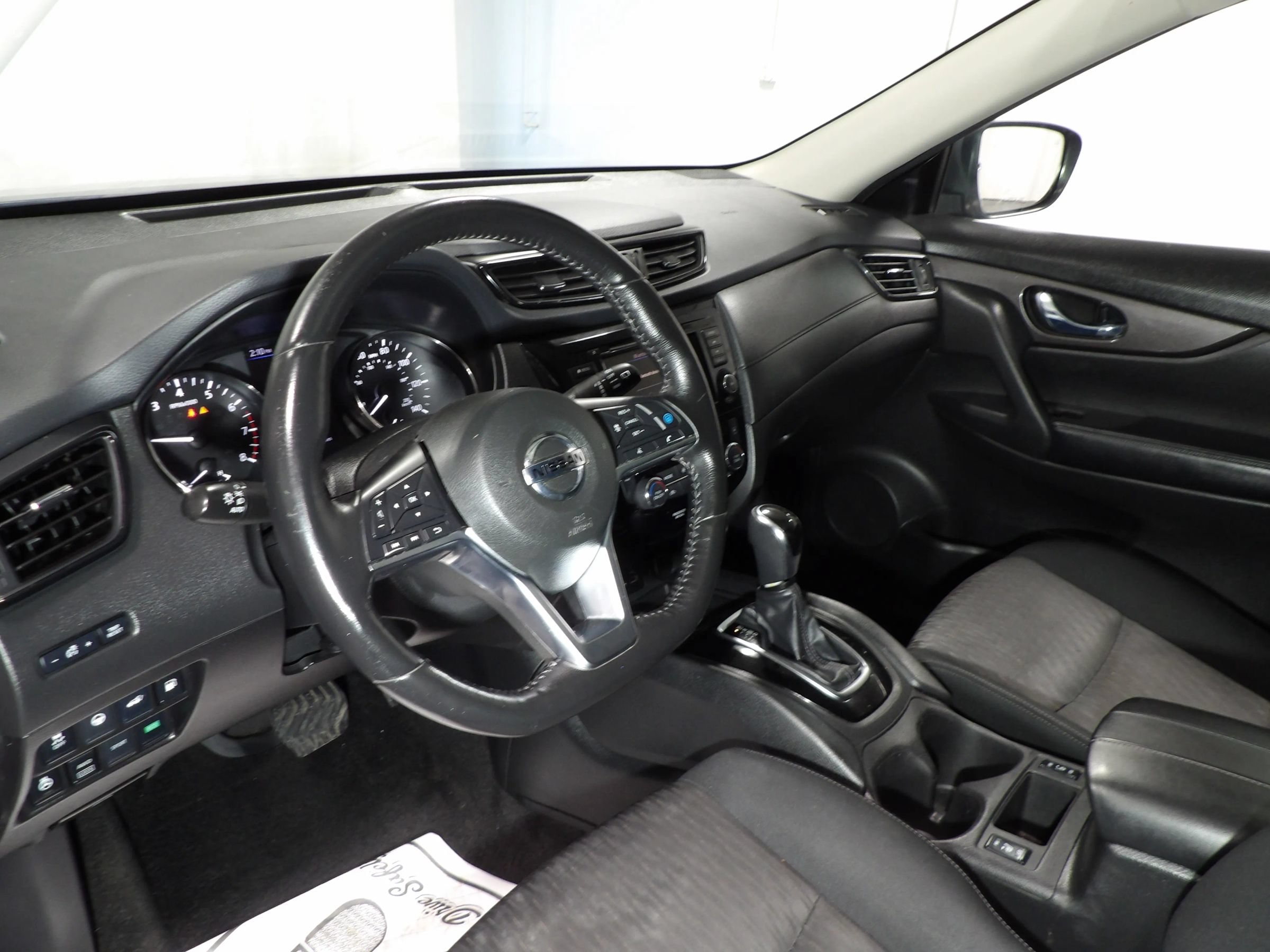 Used 2019 Nissan Rogue SV w/ Premium Package AWD/4WD image 10