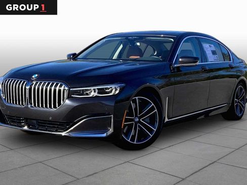 Used 2022 BMW 750i xDrive AWD/4WD image 1