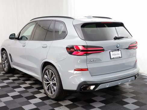 New 2026 BMW X5 xDrive50e w/ M Sport Package AWD/4WD image 17