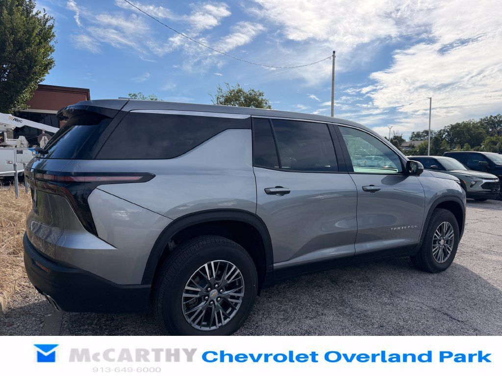 Used 2024 Chevrolet Traverse LS w/ LPO, Floor Liner Package FWD image 3