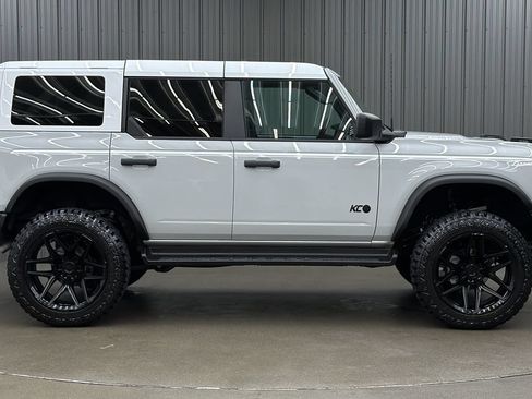 Used 2026 Ford Bronco Heritage Edition AWD/4WD image 6