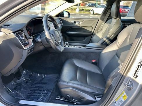 Used 2022 Volvo S60 B5 Inscription image 13