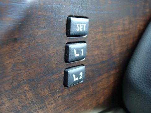 Used 2021 Subaru Ascent Touring image 32