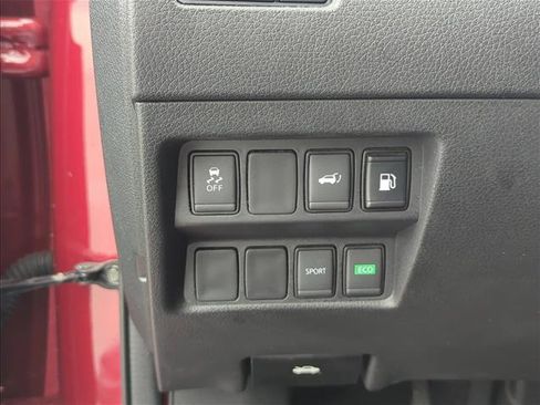 Used 2018 Nissan Rogue SV FWD image 14