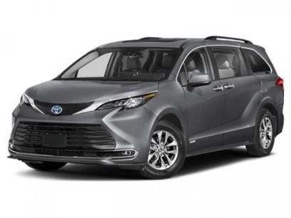 Used 2022 Toyota Sienna XLE