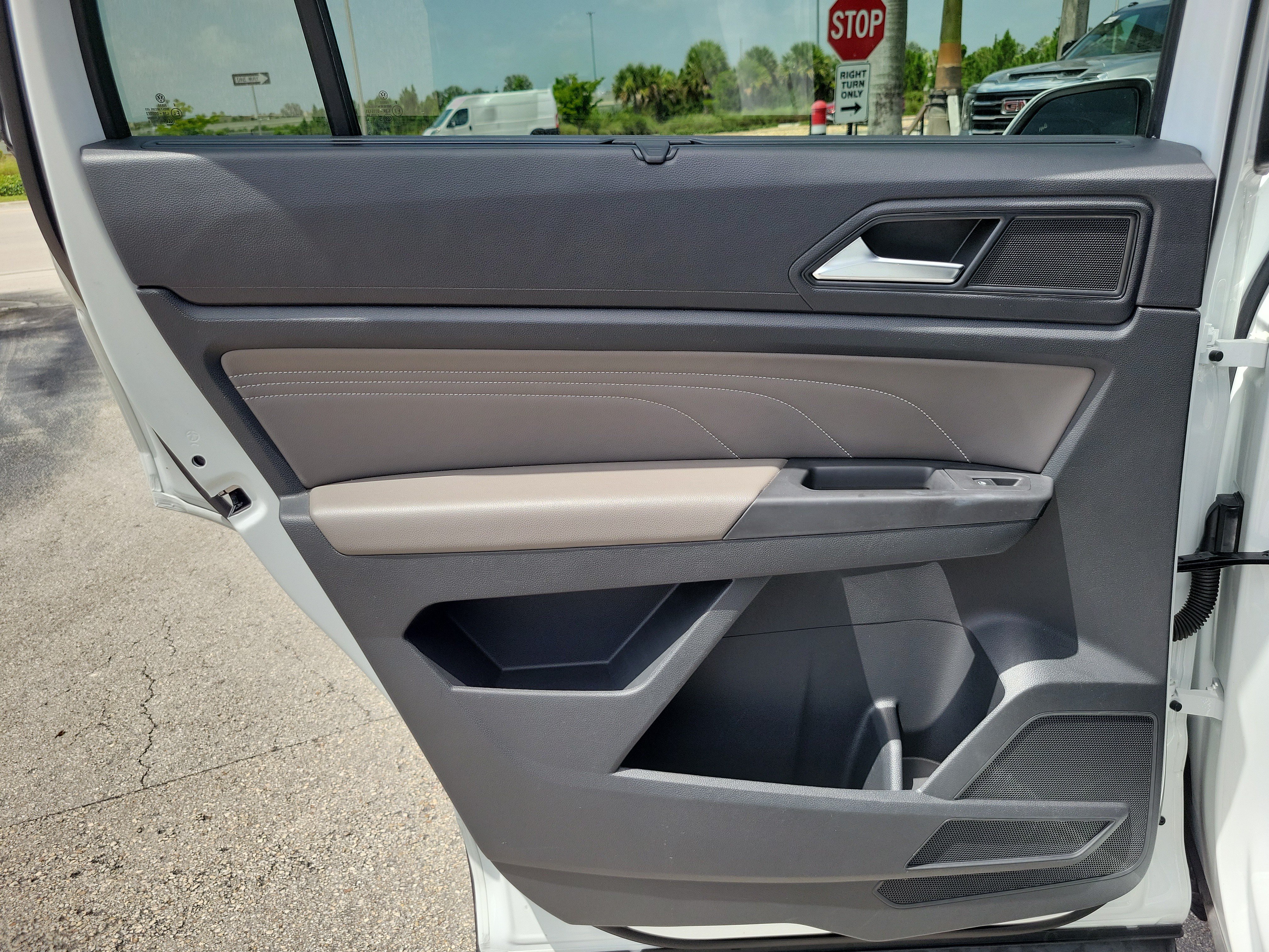 Used 2023 Volkswagen Atlas SE FWD image 26