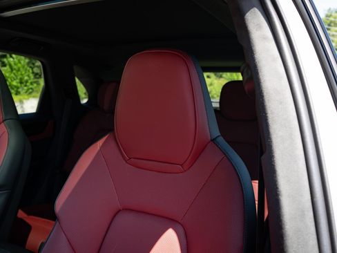 Used 2023 Porsche Cayenne GTS AWD/4WD image 34