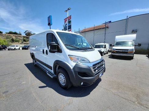 Used 2025 RAM ProMaster 2500 w/ U-Haul Equipment Group FWD image 2
