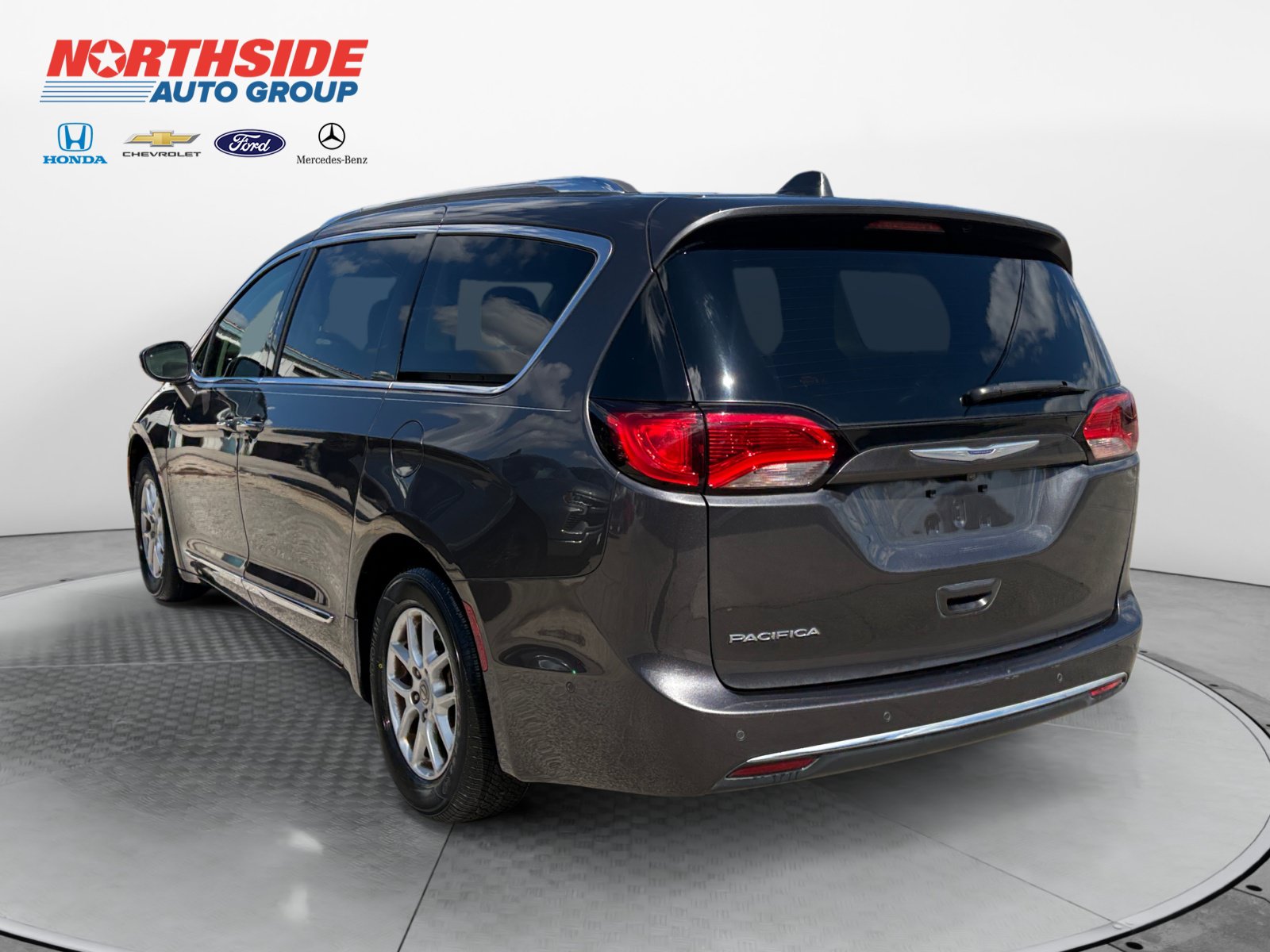 Used 2020 Chrysler Pacifica Touring-L w/ Advanced Safetytec Group FWD image 5
