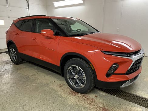 New 2025 Chevrolet Blazer LT image 1