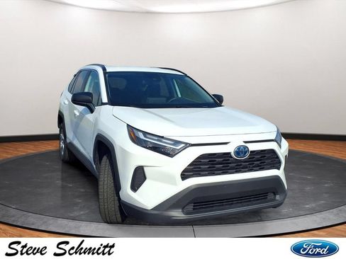 Used 2024 Toyota RAV4 LE AWD/4WD image 26