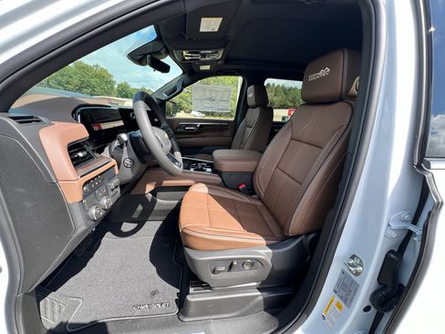 New 2026 Chevrolet Tahoe High Country w/ Sun And Tow Package image 3