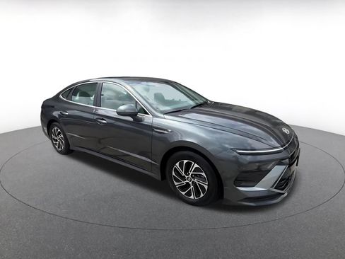 Used 2026 Hyundai Sonata Blue FWD image 2