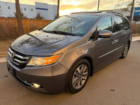 Used 2014 Honda Odyssey Touring image 2