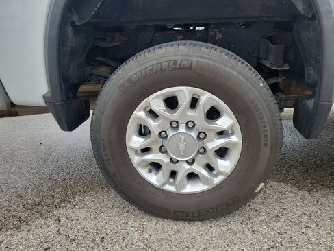 Used 2020 Chevrolet Silverado 3500 LT AWD/4WD image 5