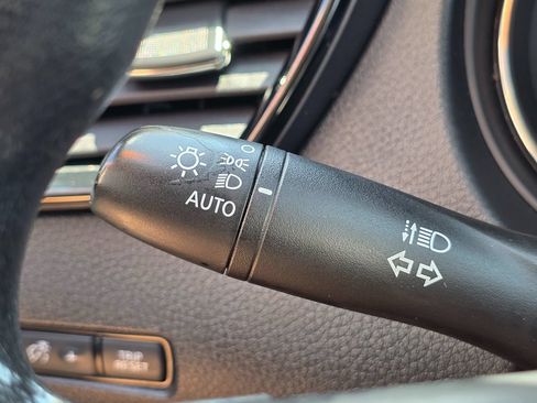 Used 2020 Nissan Rogue Sport SV FWD image 46