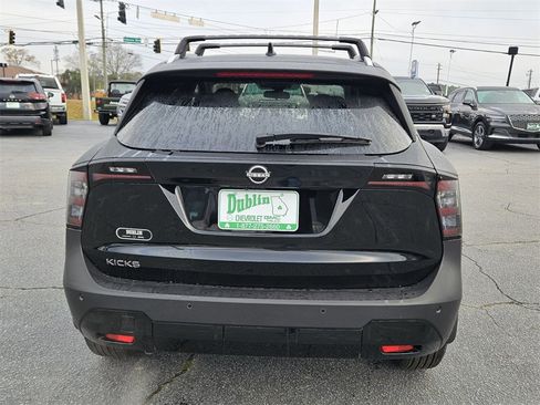 New 2026 Nissan Kicks SV image 8