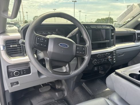Used 2024 Ford F250 XL w/ Camper Package RWD image 12