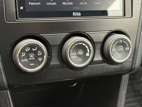 Used 2013 Subaru Crosstrek 2.0i Limited image 20