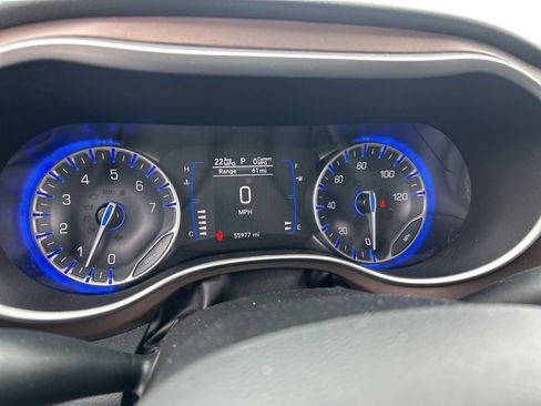 Used 2023 Chrysler Voyager LX image 7