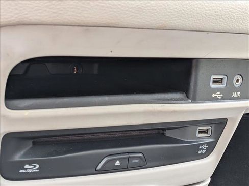 Used 2020 Chrysler Pacifica Touring-L FWD image 15